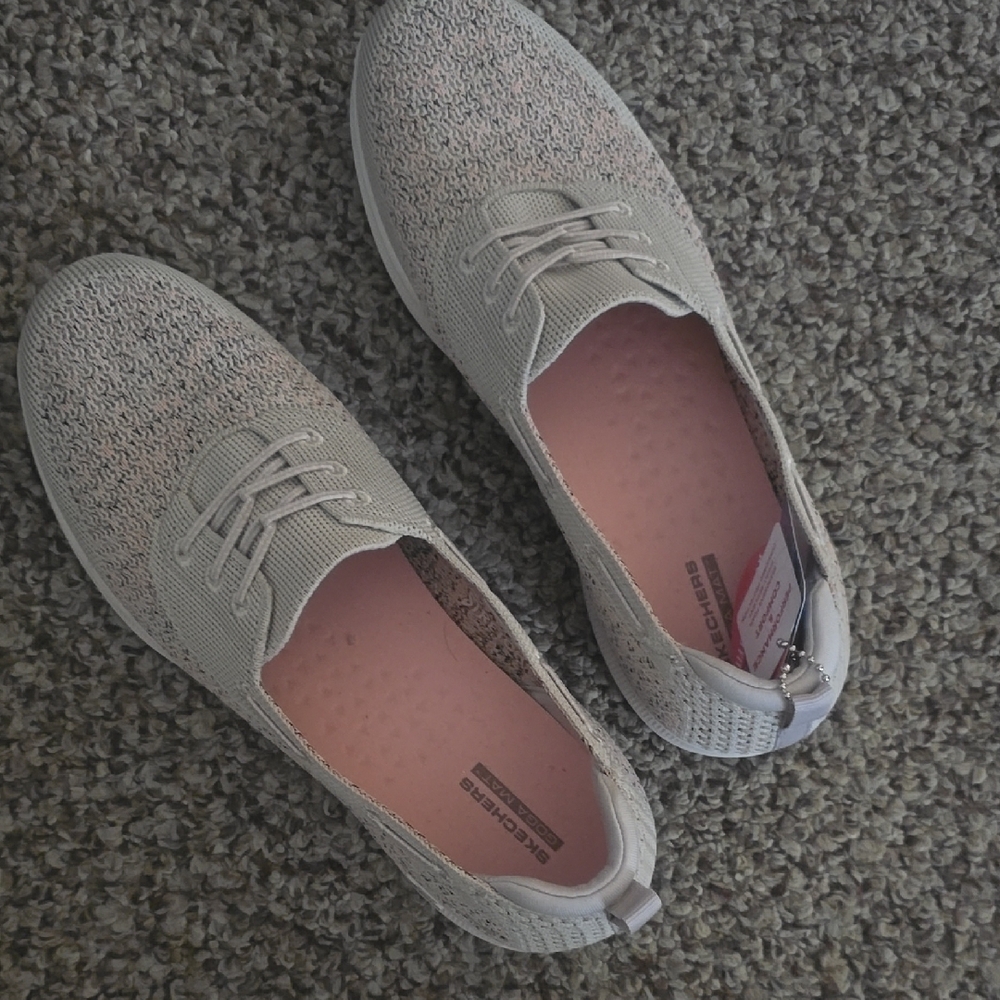 Skechers machine washable rubber sole shoes